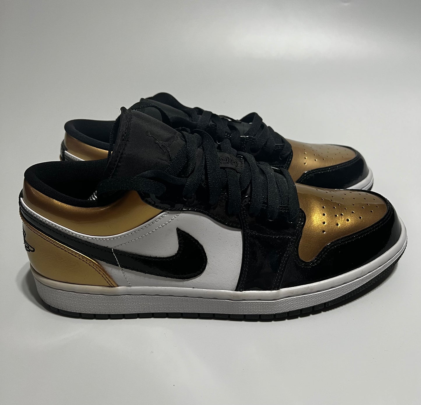 Nike Jordan 1 low “Gold Toe”